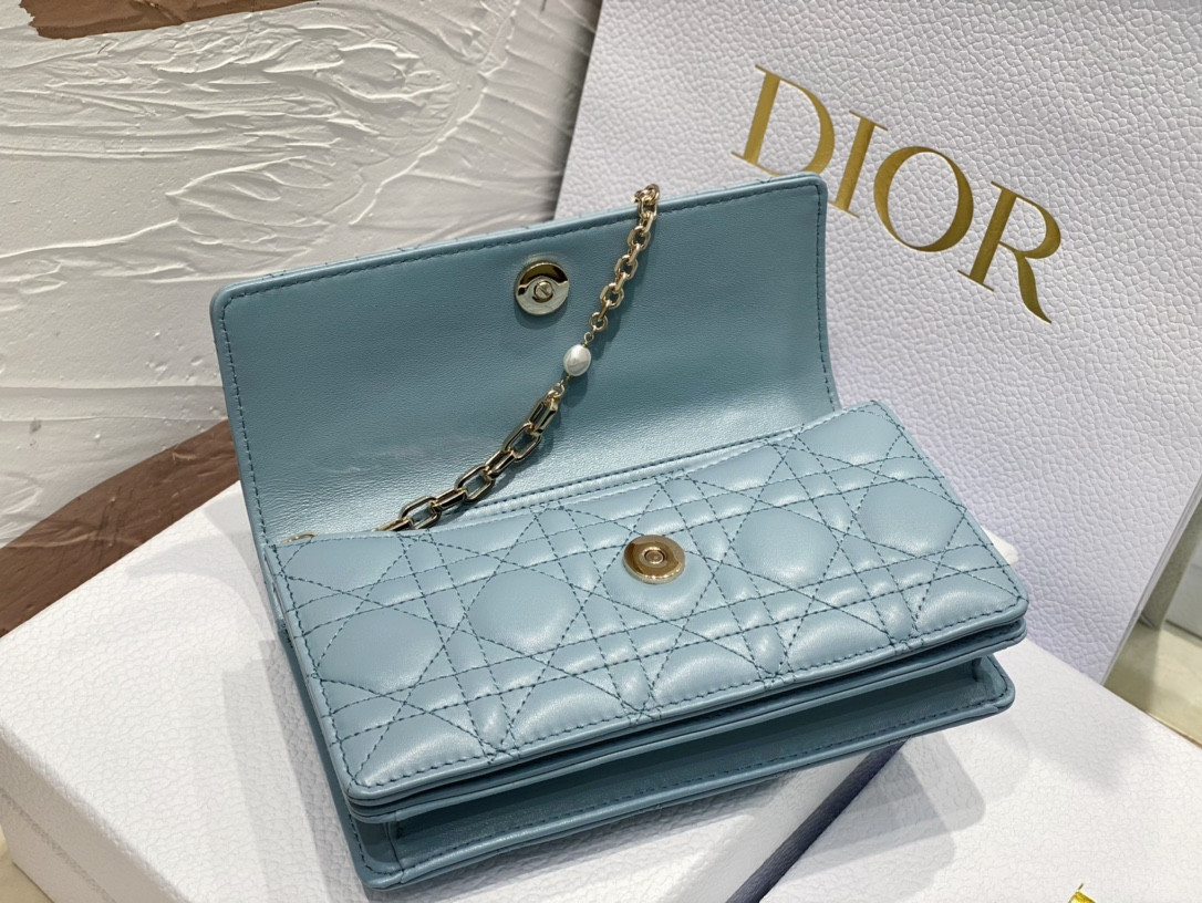 miss D*or mini bag cloud blue cannage lambskin s0980onmj_m81b 21 x 11.5 x 4.5 cm