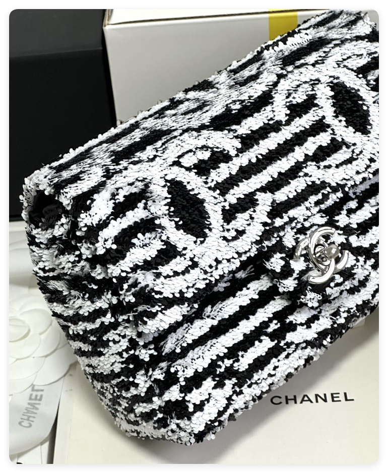 Ch*el sequin flap bag 14x21x8cm