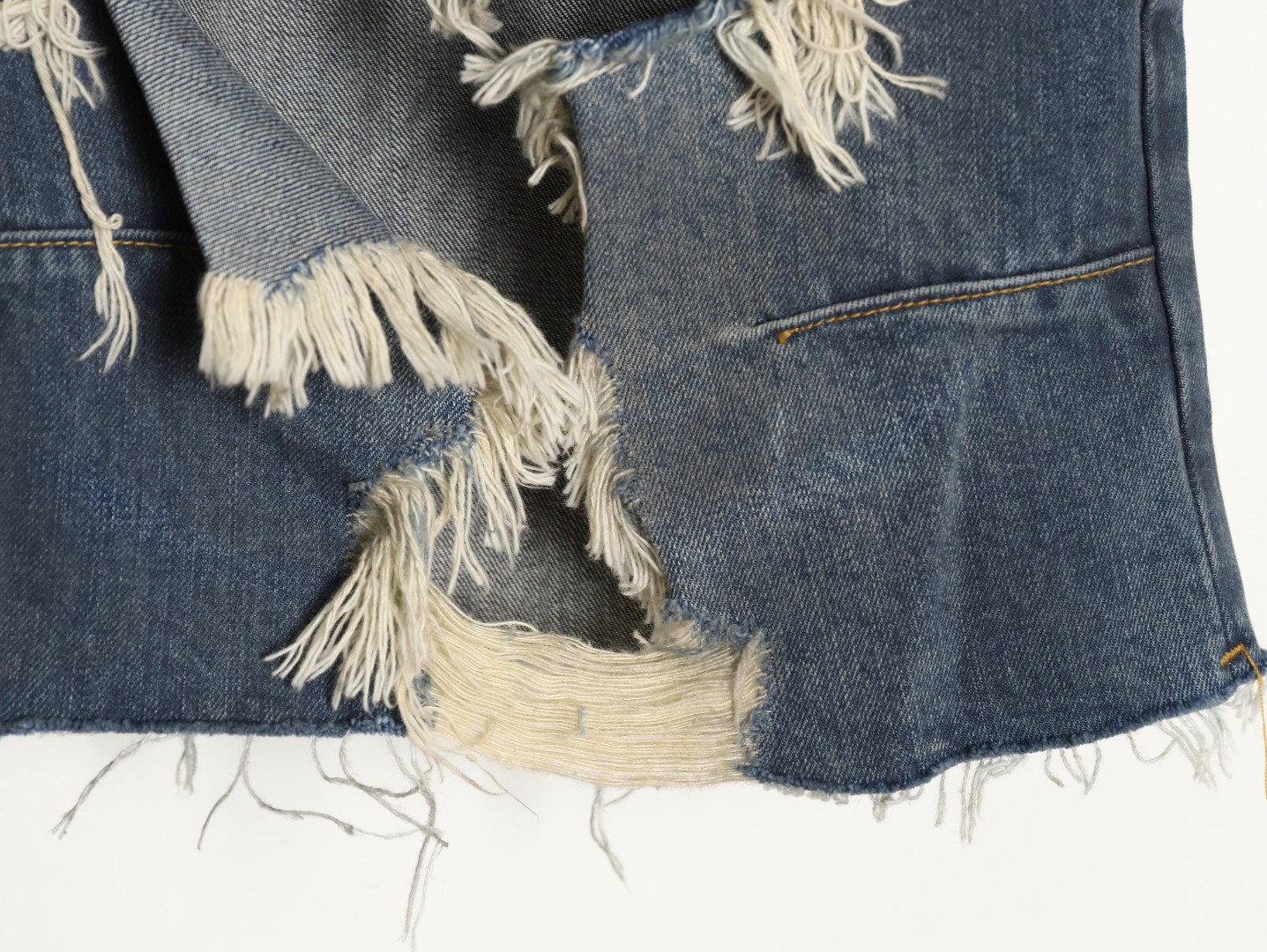 Ba*len*cia*ga shorts