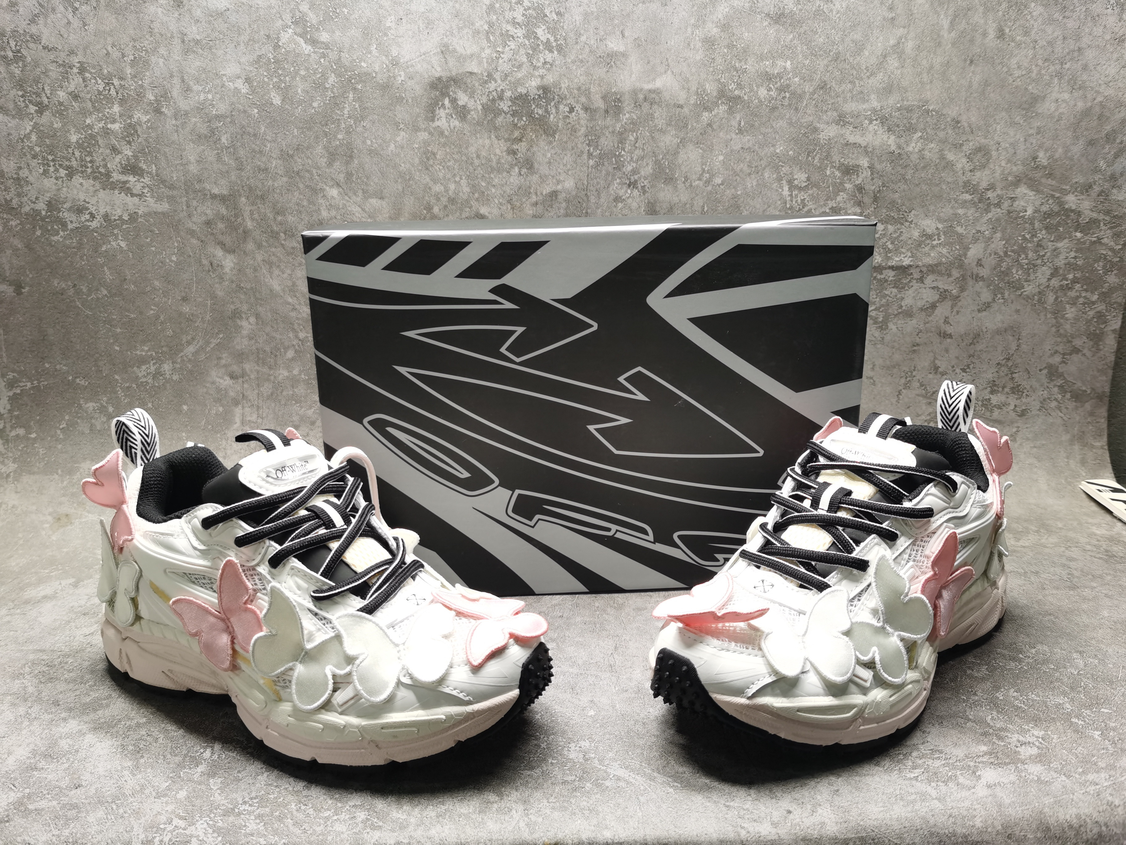 UA Off-White "BE RIGHT BACK"