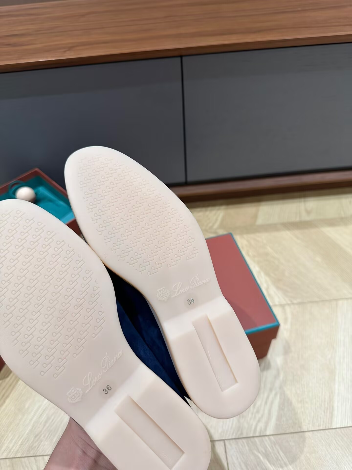 ua L**o p*ana summer charms walk loafers