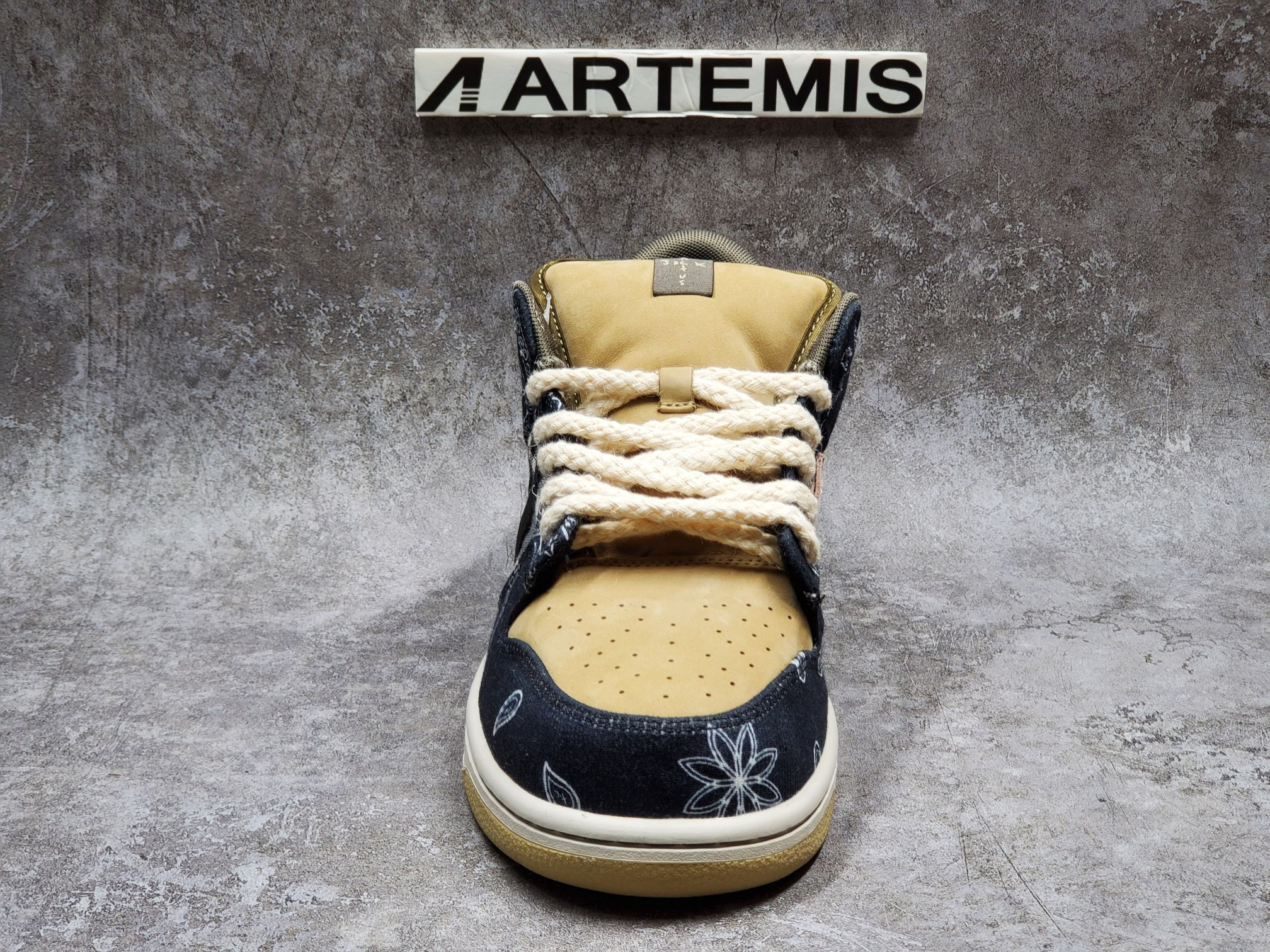 Nike SB Dunk Low Travis Scott (Special Box Edition)