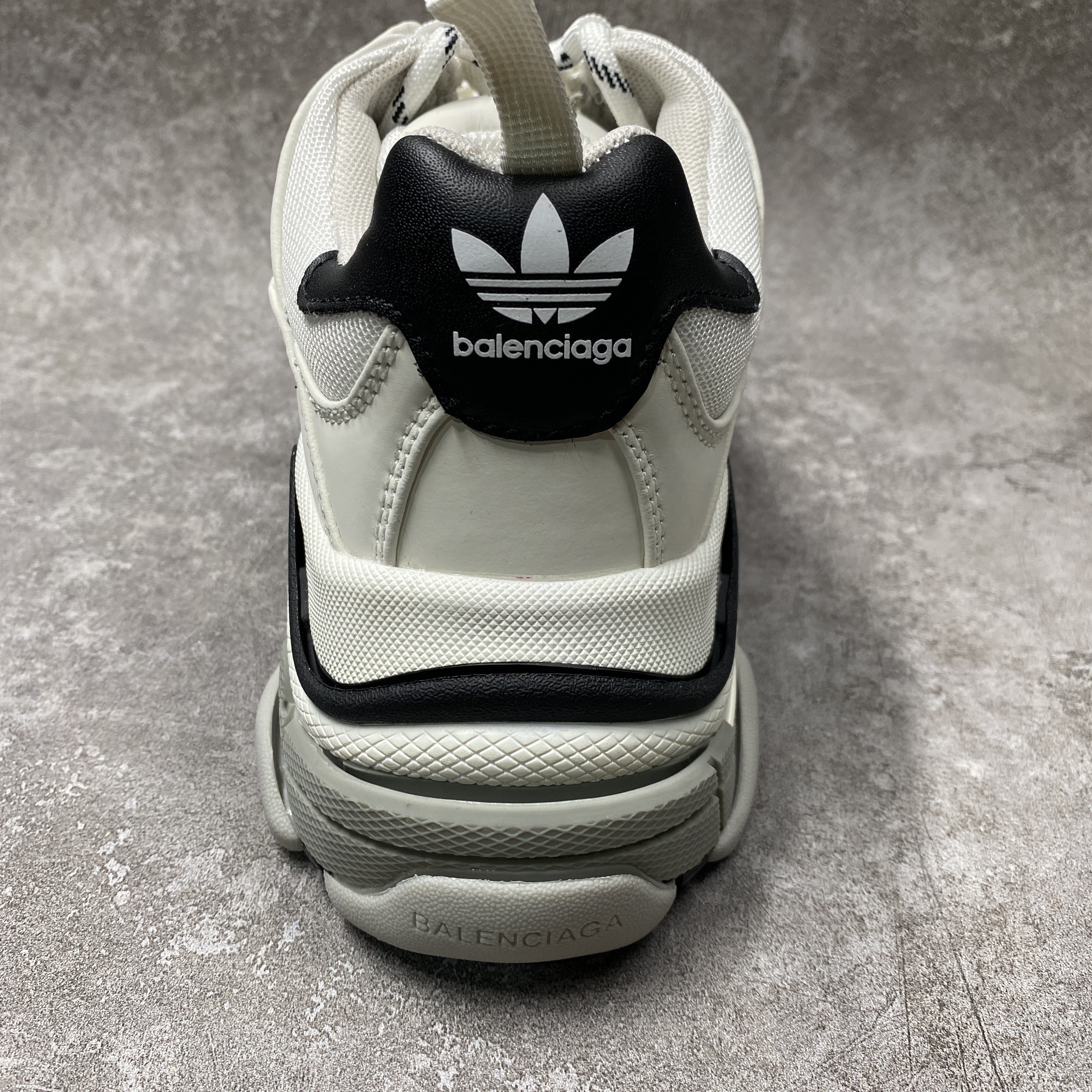 Ba*len*cia*ga triple s sneaker clearsole fluo black white