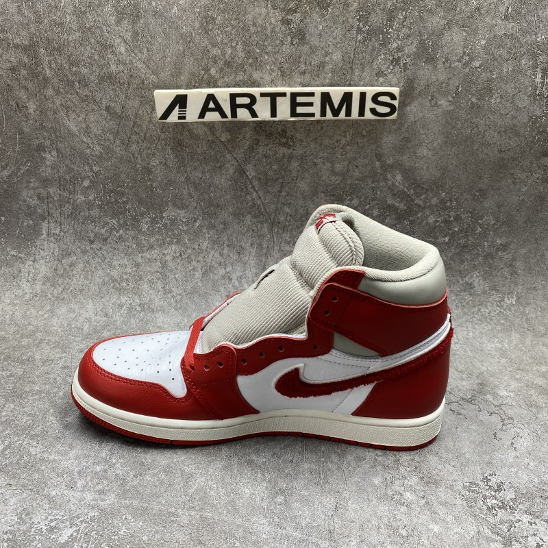 Air Jordan 1 High OG Newstalgia Chenille