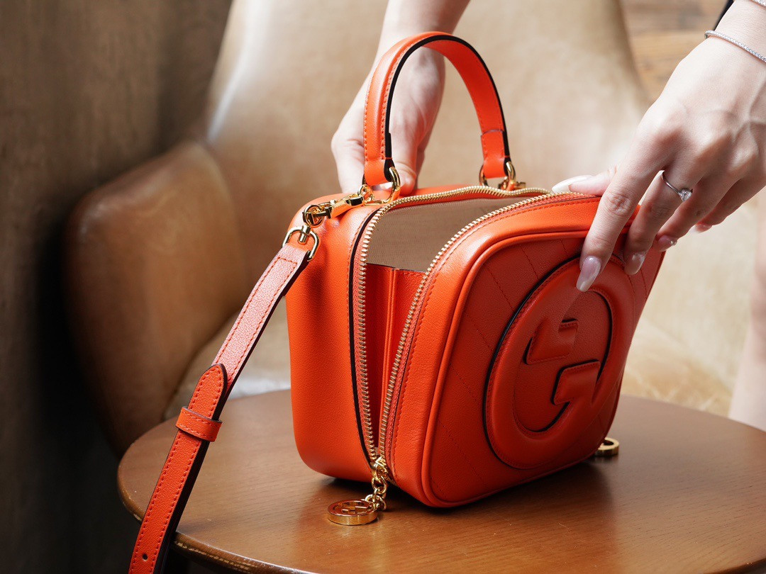 G*u*i blondie top handle bag