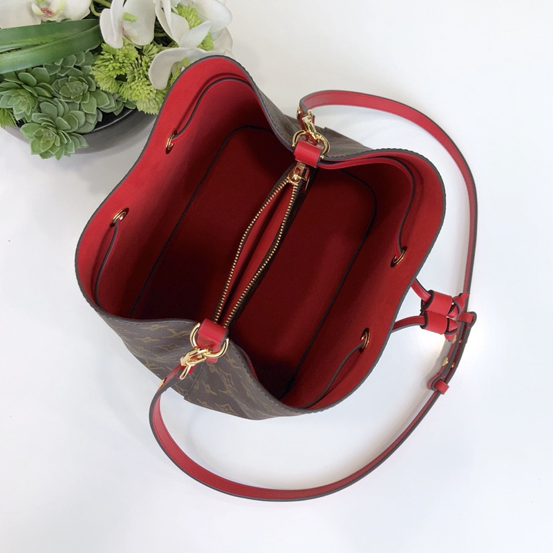 LV NéoNoé MM M44021 10.2 x 10.2 x 6.9 inches