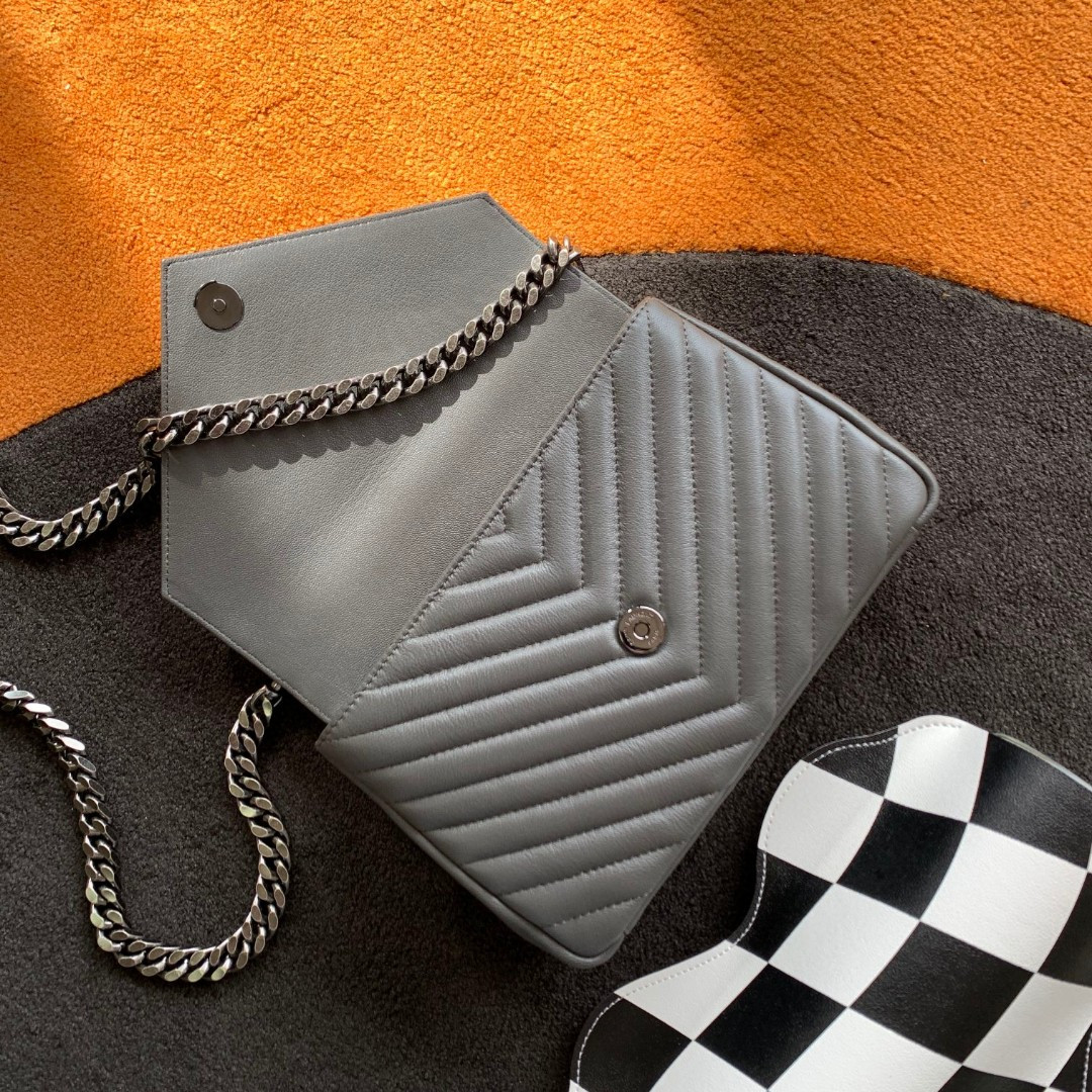 Y*L college medium in quilted leather 9.4 x 6.6 x 2.5 inches