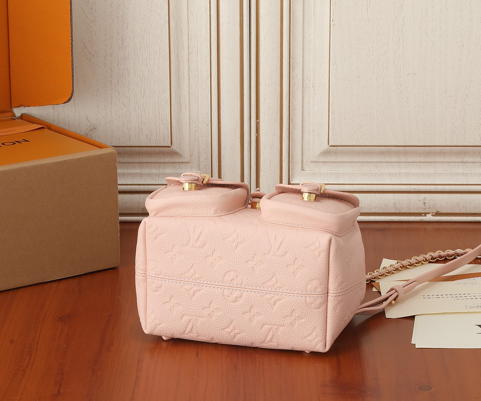 LV Backup M47074 7.9 x 8.7 x 5.5 inches