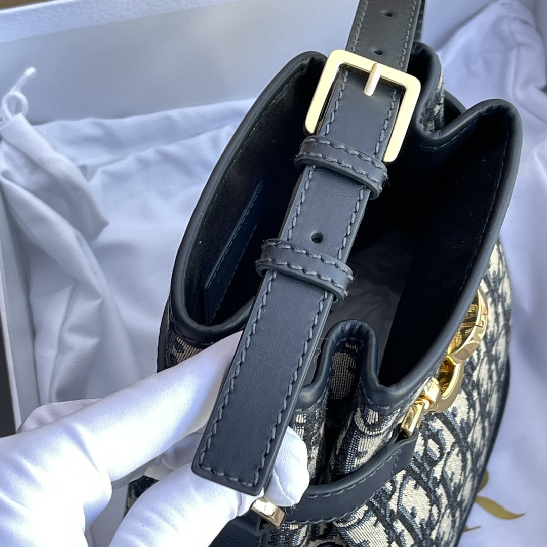 D*or amber oblique 24.5×25×11cm