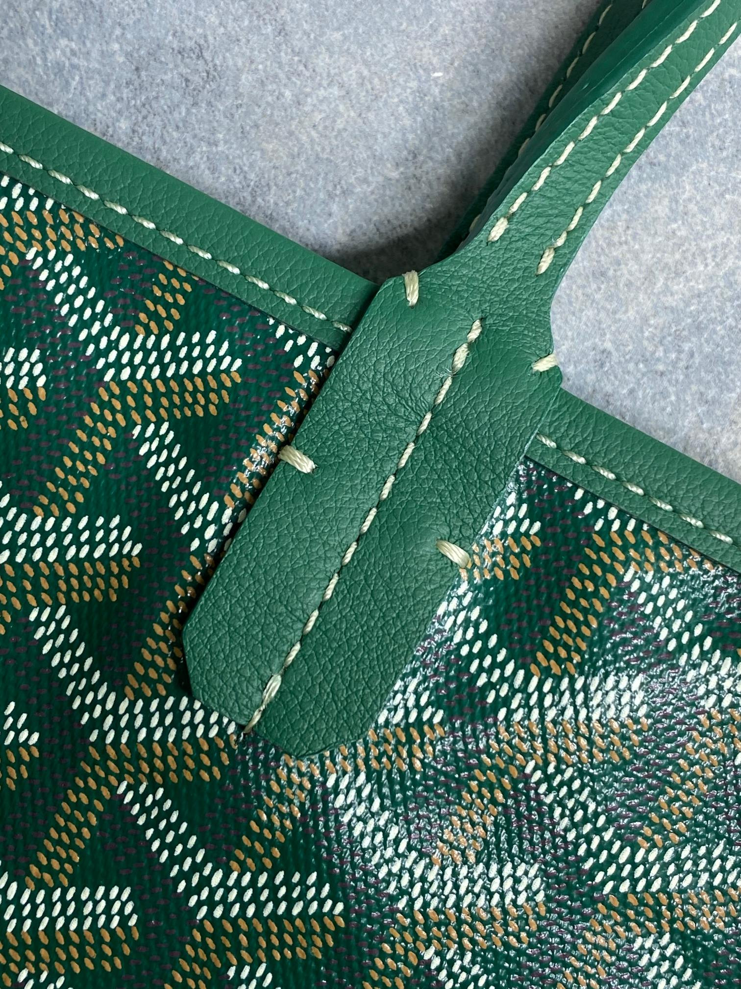 Go*ard  saint l0*is gm bag 34 cm x 20 cm x 40 cm