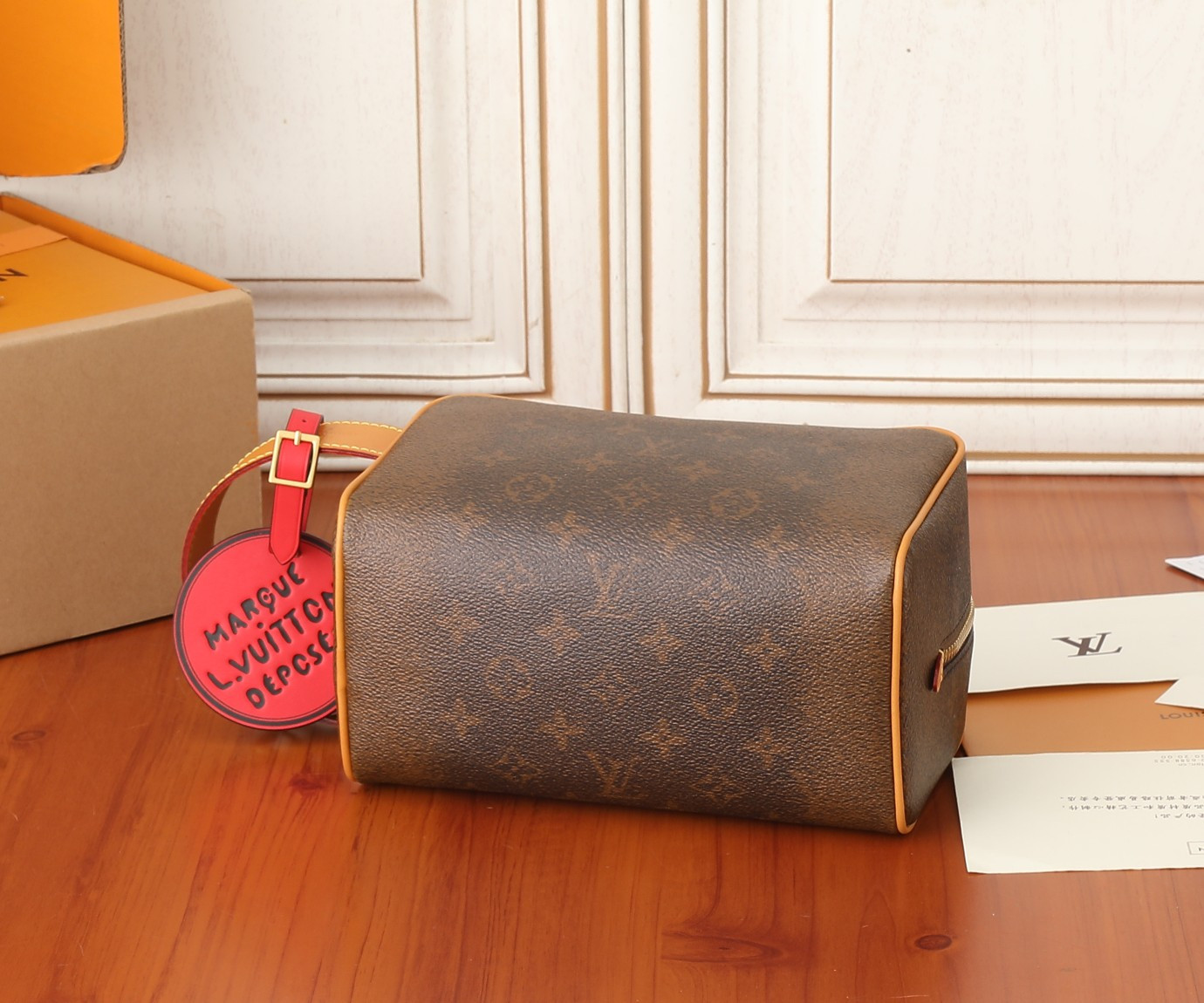 LV Locker Dopp Kit M11765 9.1 x 5.1 x 4.7 inches