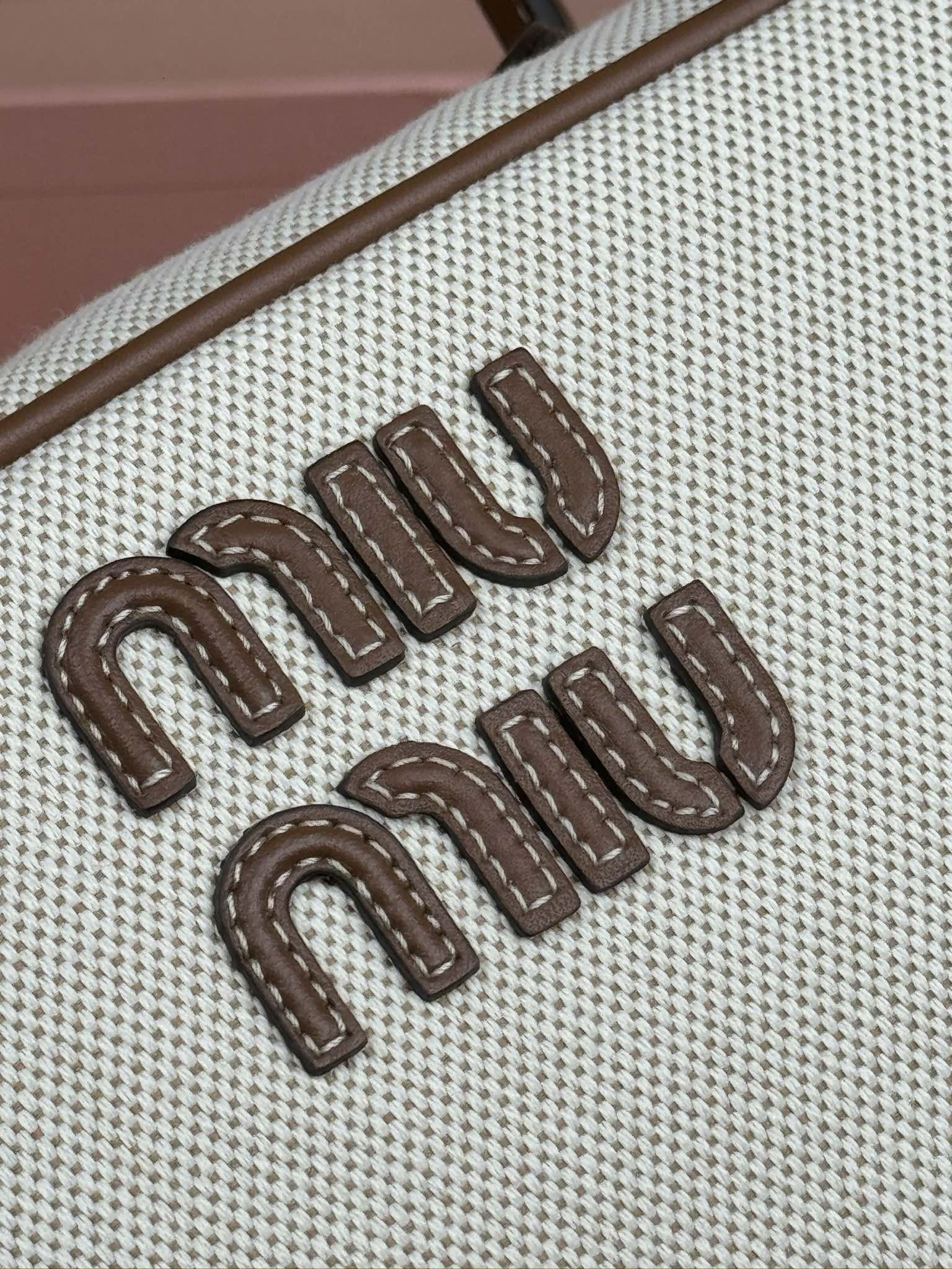 Miu Miu Leather Beau Bag  28×15×9cm