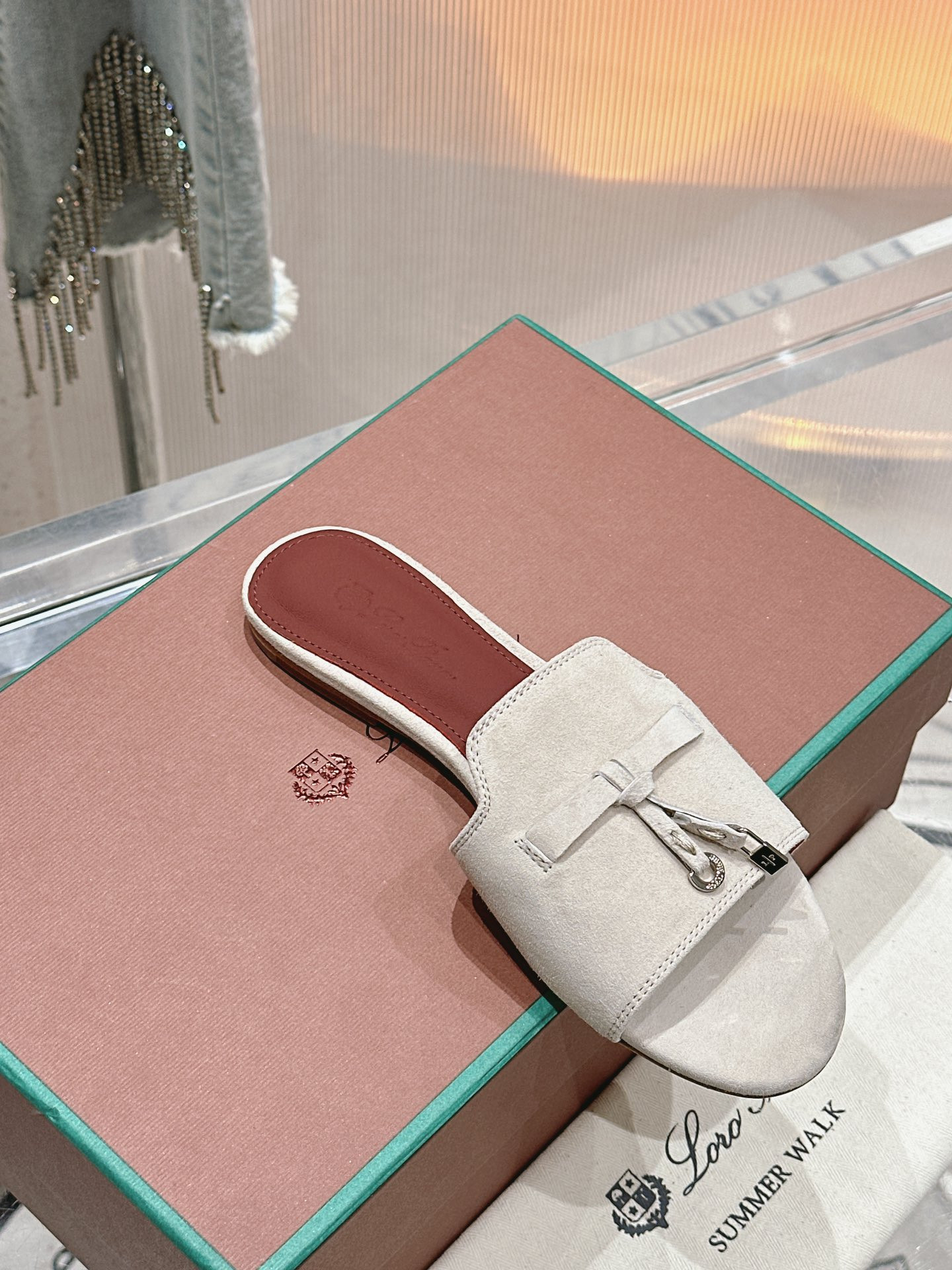 ua L**o p*ana summer charms sandal