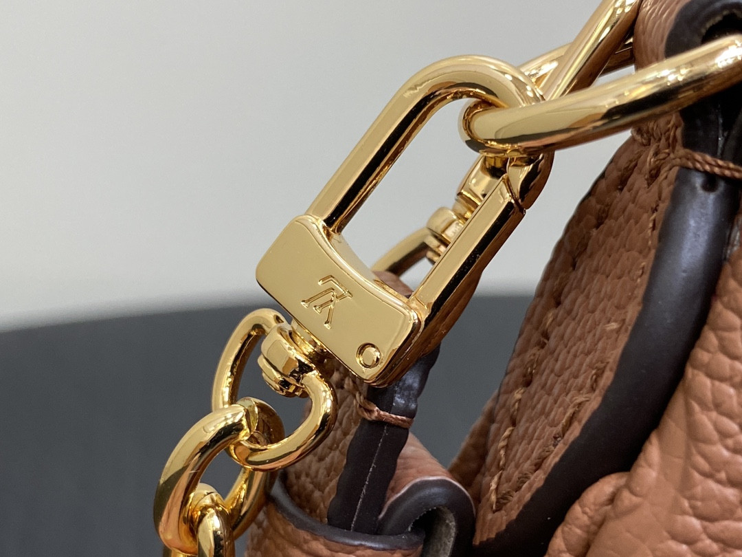 LV Liv Pochette M11916 24.3×13.5×6.5cm